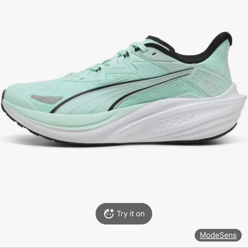 Pumas size 8 women’s